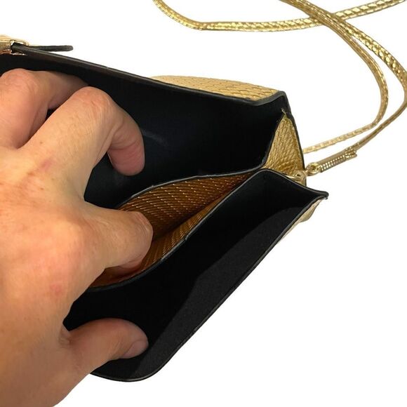 vegan Leather PU Gold Purse 💛🌻 - Picture 5 of 8